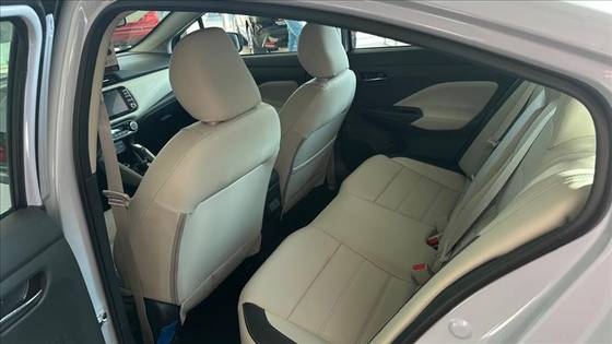 NISSAN VERSA 1.6 16V FLEX EXCLUSIVE XTRONIC NISSAN VERSA 1.6 16V FLEX EXCLUSIVE XTRONIC